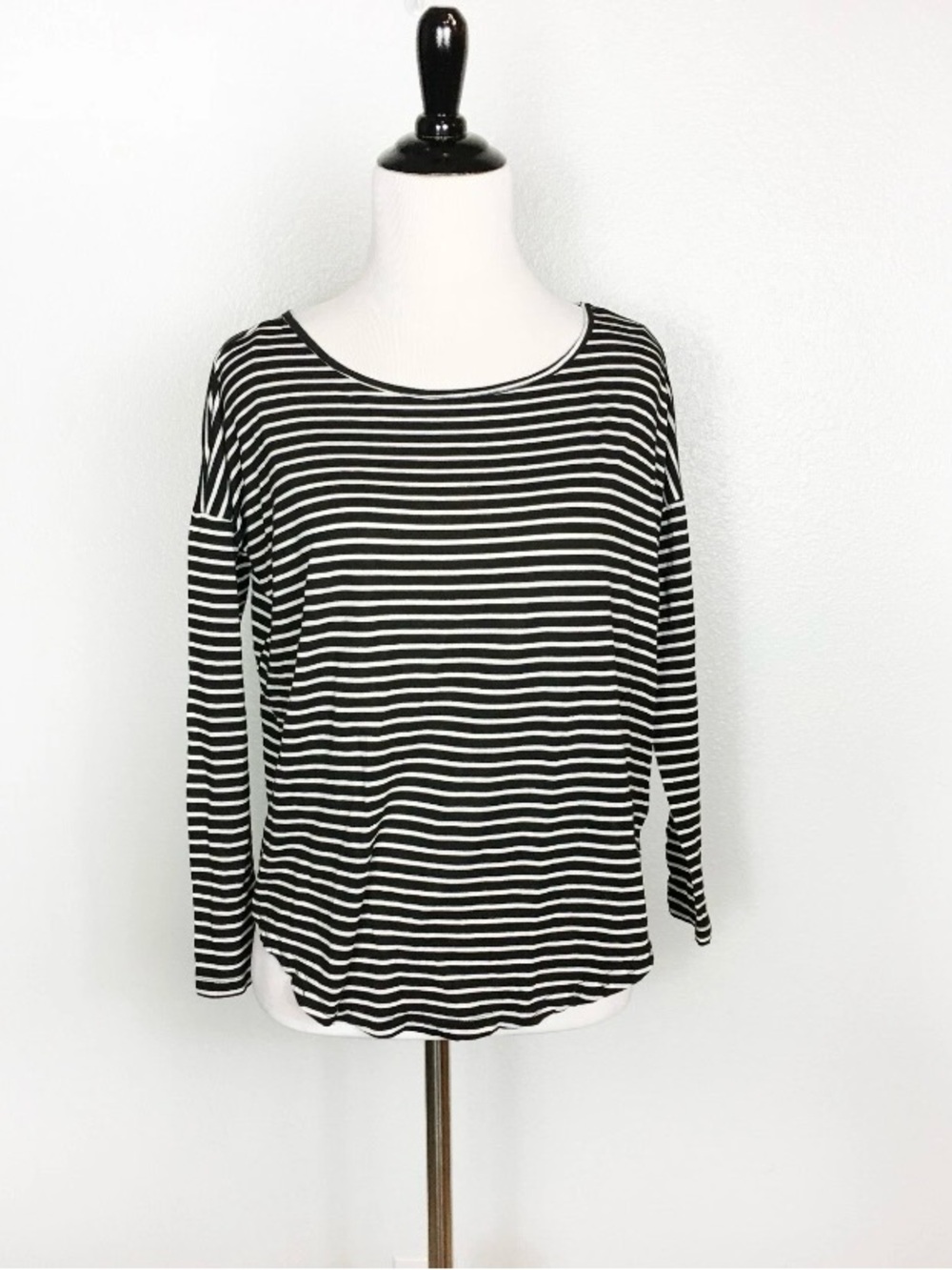 Billabong Shirt Womens XS Loose Fit Black White Stripe Cross Back 3/4 Sleeve